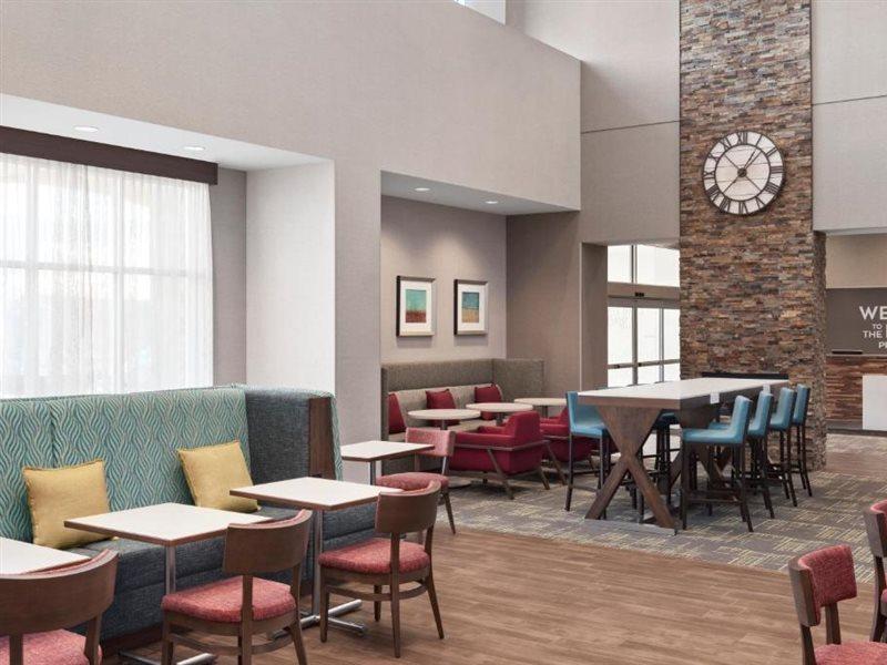 Hampton Inn&Suites Kelowna, British Columbia, Canada Exterior foto