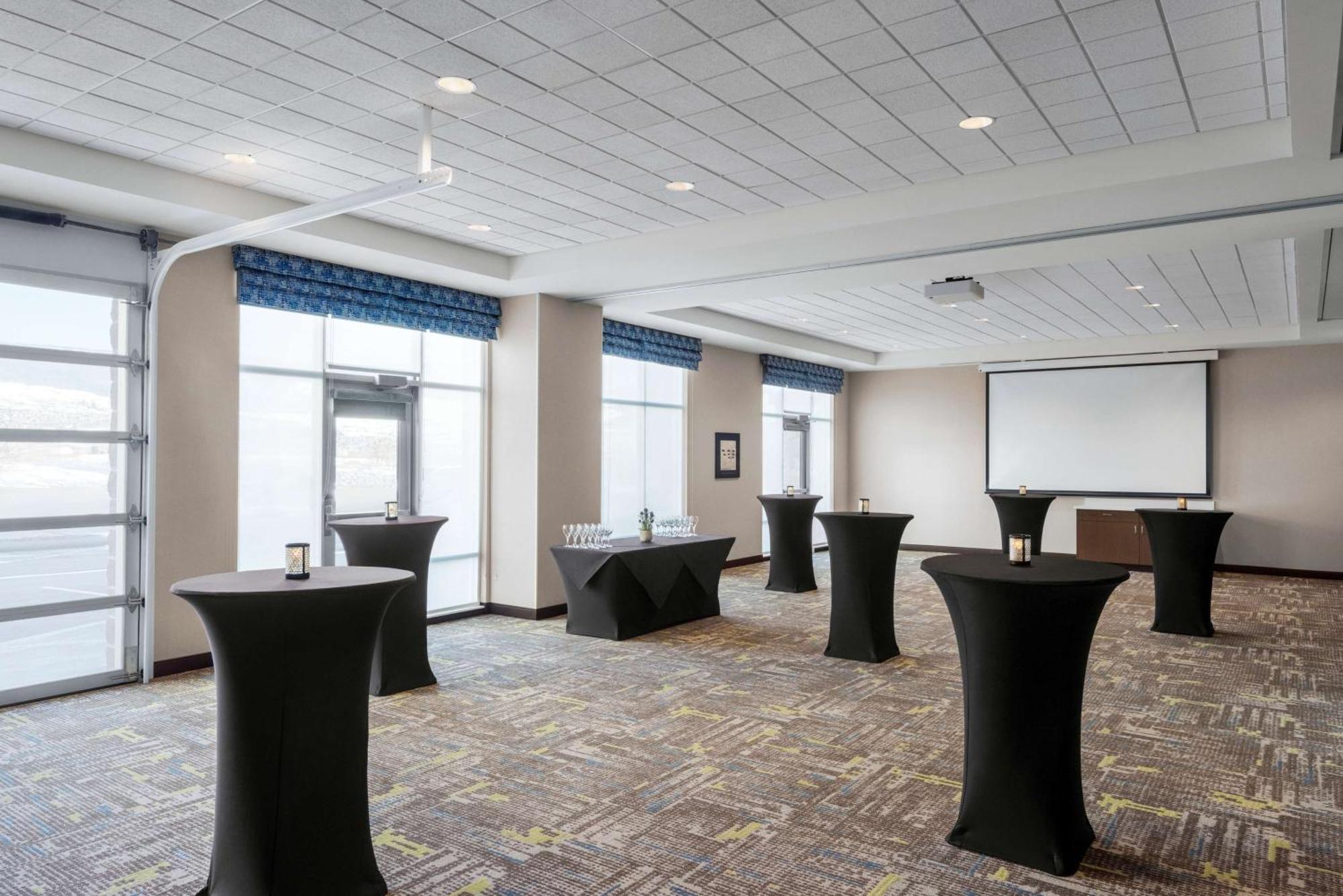 Hampton Inn&Suites Kelowna, British Columbia, Canada Exterior foto