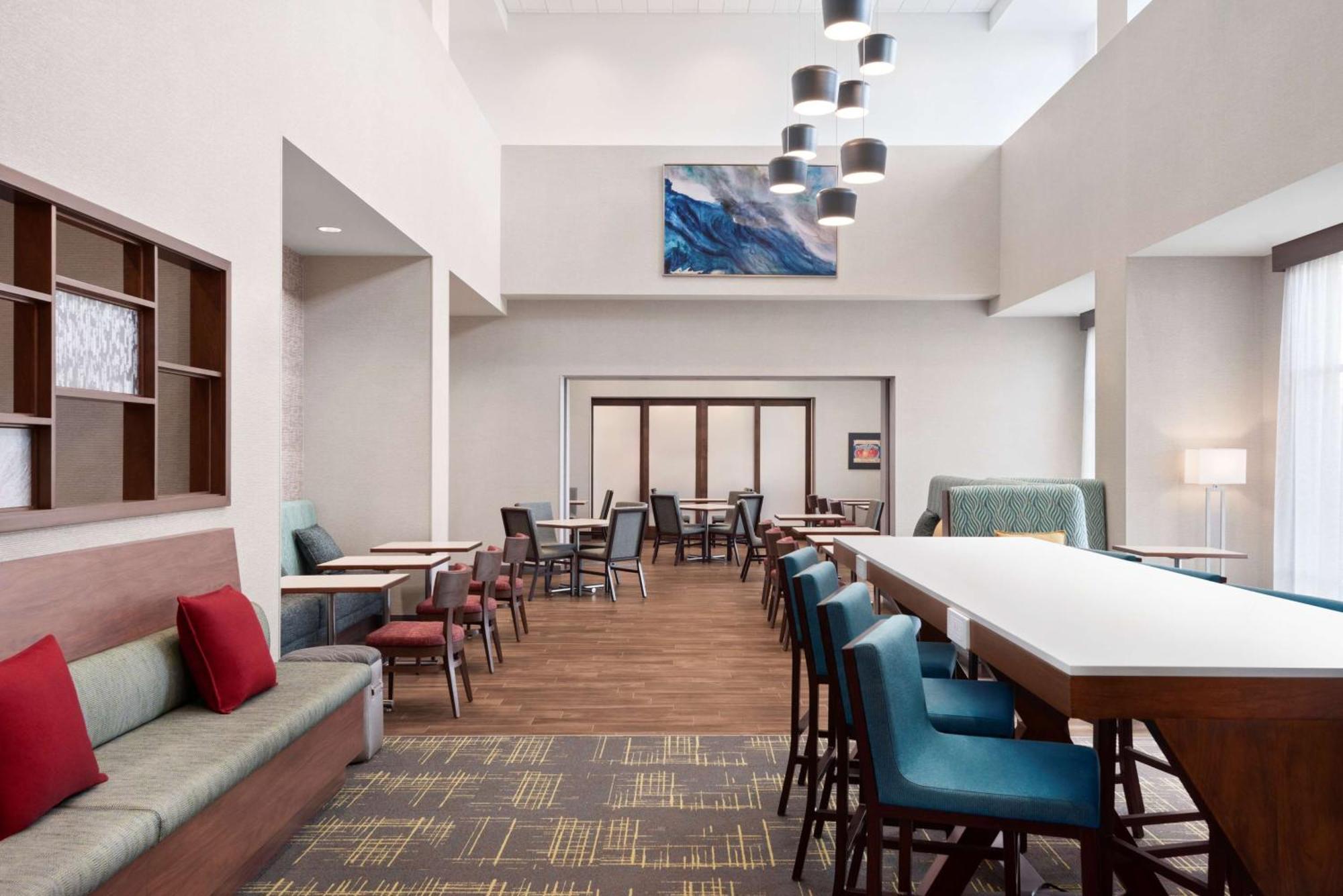 Hampton Inn&Suites Kelowna, British Columbia, Canada Exterior foto